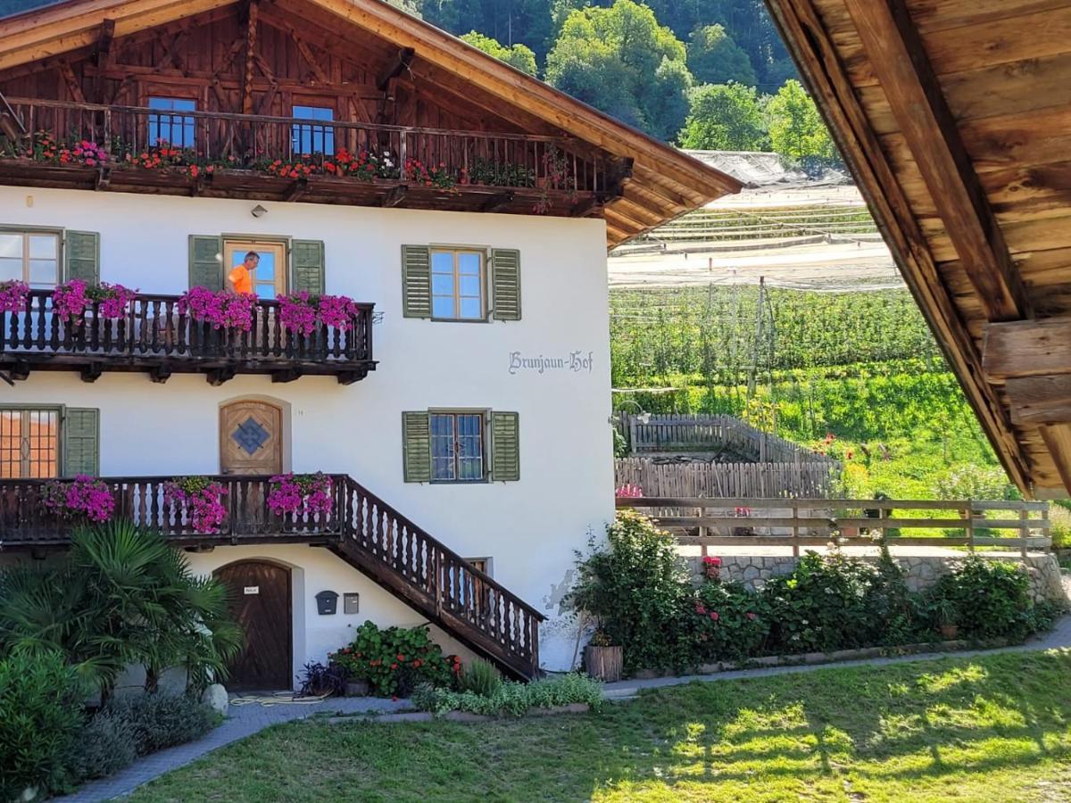 Ferienwohnung Brunjaunhof Schenna Buitenkant foto